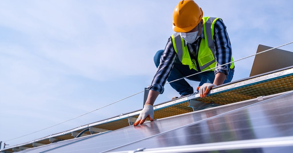 What to Expect When Working With a Solar Panel Installer