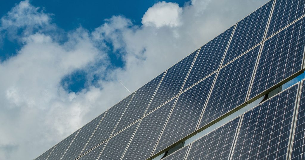 Solar-Power-Systems-A-Quick-Guide-to-Going-Solar
